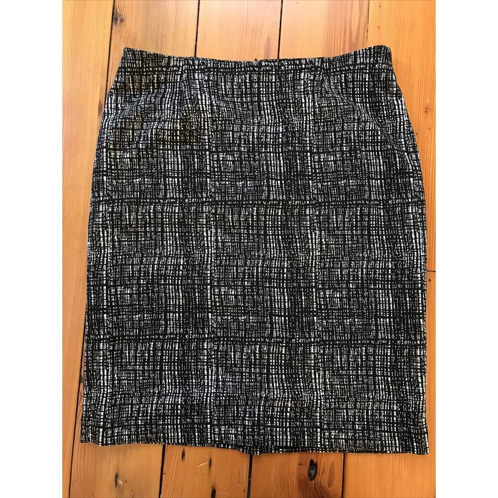 Coldwater Creek Black White Patterned Rayon Blend Pencil Work Skirt 12 32"
